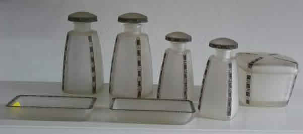 R. Lalique Fleurettes Tray