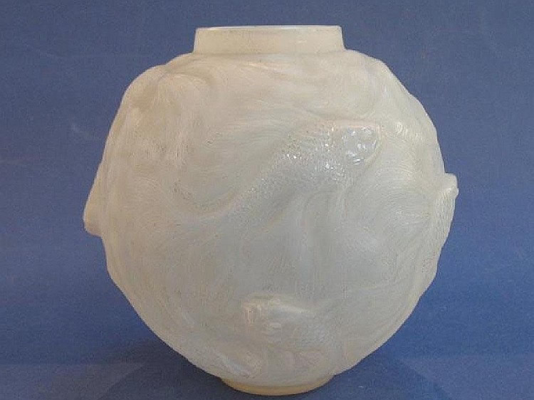 R. Lalique Formose Vase