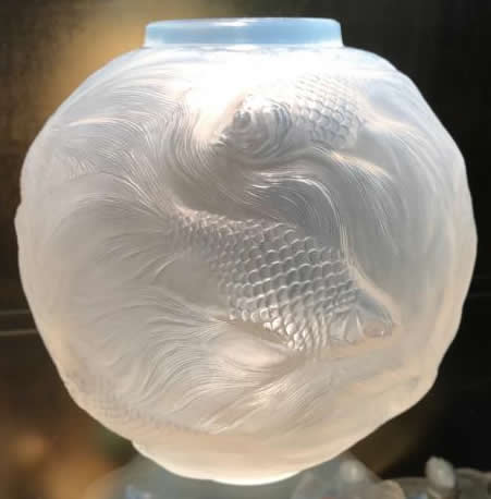 R. Lalique Formose Vase