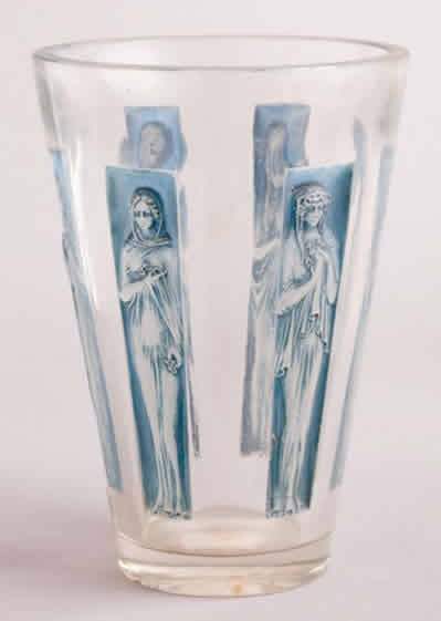 R. Lalique Gobelet Six Figurines Vase