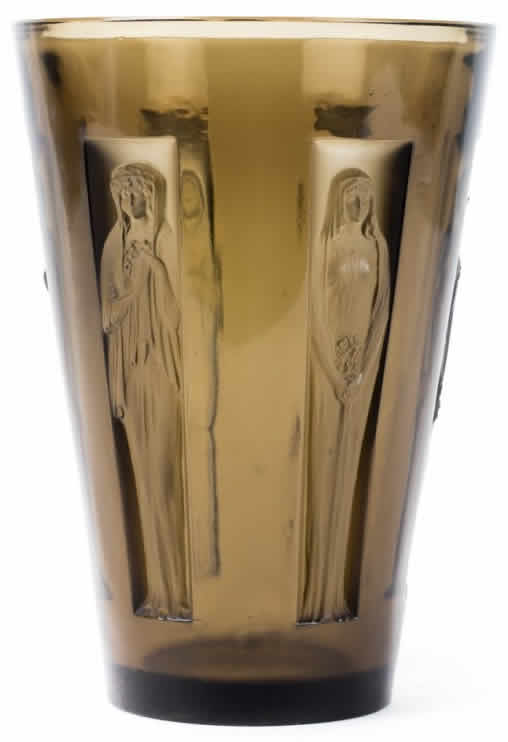 R. Lalique Gobelet Six Figurines Vase
