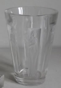 R. Lalique Gobelet Six Figurines Vase