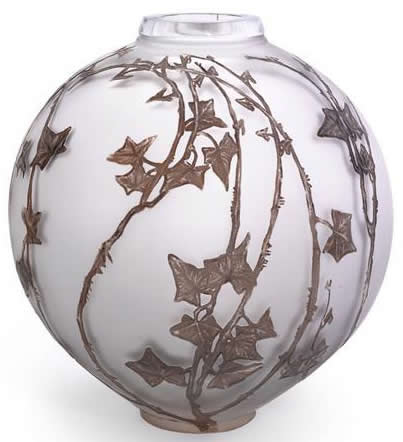 R. Lalique Grande Boule Lierre Vase