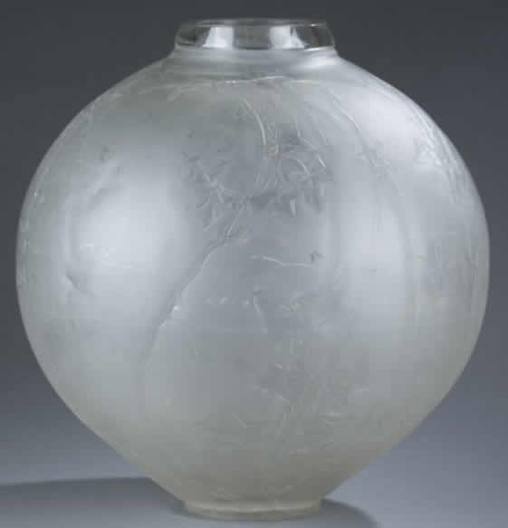 R. Lalique Grande Boule Lierre Vase