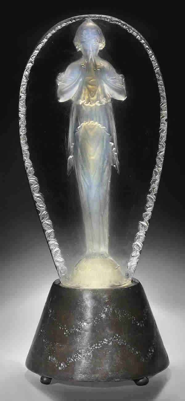 R. Lalique Grande Ovale Joueuse De Flute Statue