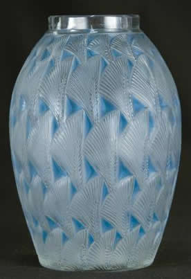 R. Lalique Grignon Vase