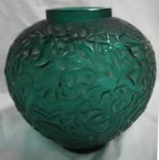R. Lalique Gui Vase
