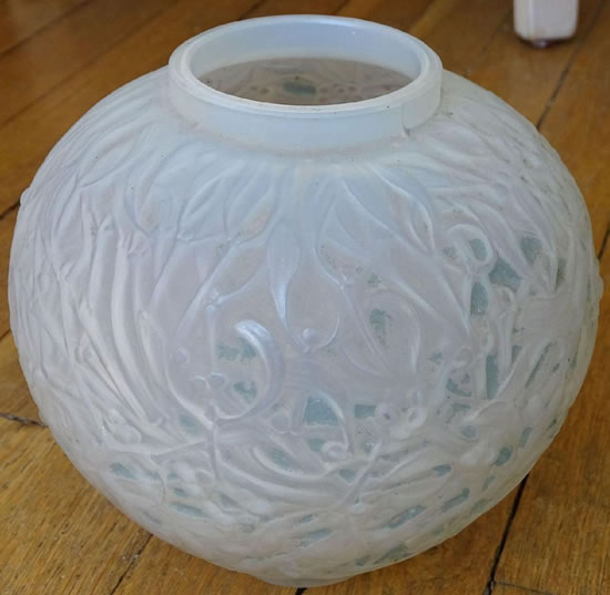 R. Lalique Gui Vase