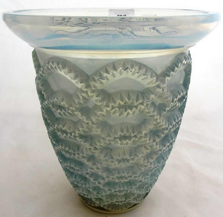 R. Lalique Guirlandes Vase