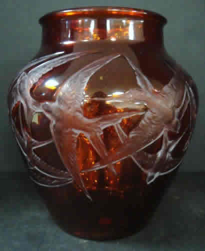 R. Lalique Hirondelles Vase