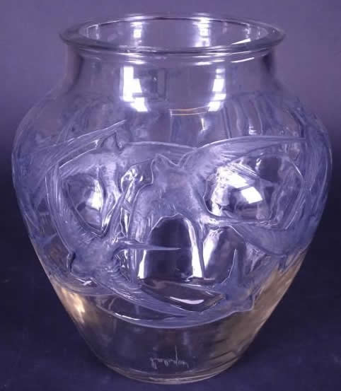 R. Lalique Hirondelles Vase