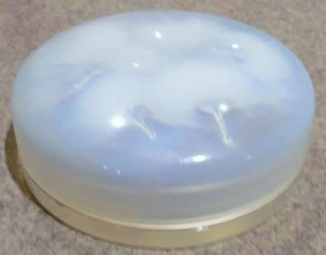 R. Lalique Houppes Bonbonniere