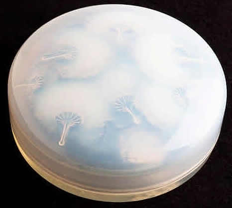 R. Lalique Houppes Powder Box