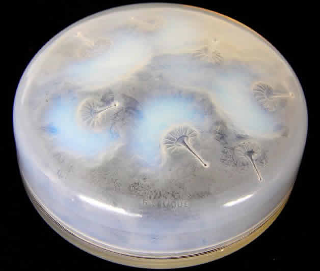 R. Lalique Houppes Powder Box