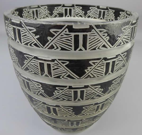 R. Lalique Lagamar Vase
