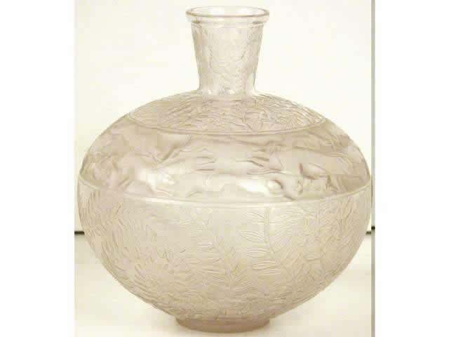 R. Lalique Lievres Vase