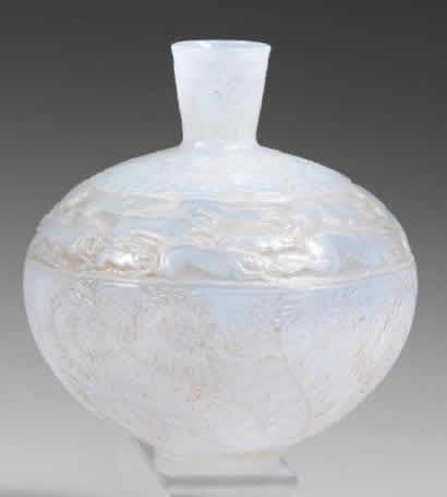 R. Lalique Lievres Vase