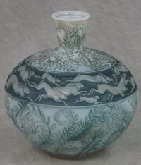 R. Lalique Lievres Vase