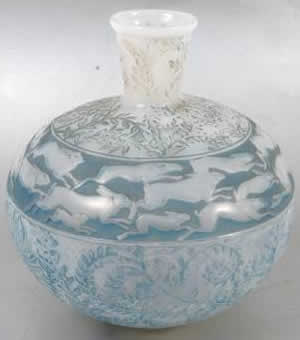 R. Lalique Lievres Vase