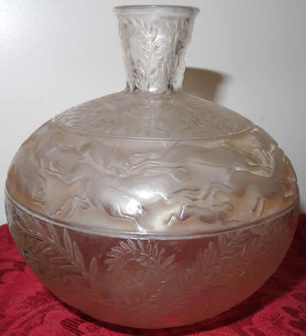 R. Lalique Lievres Vase