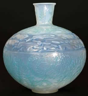R. Lalique Lievres Vase