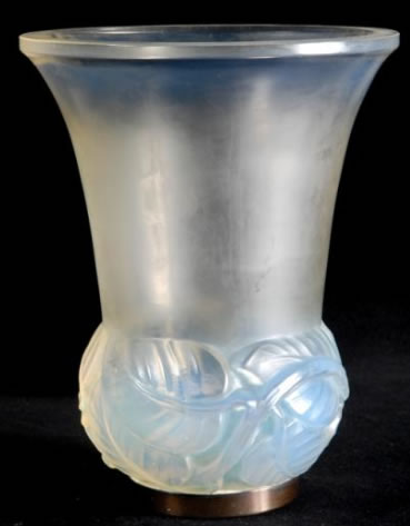 R. Lalique Lilas Vase
