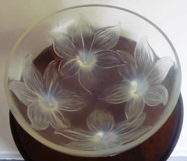 R. Lalique Lys Bowl