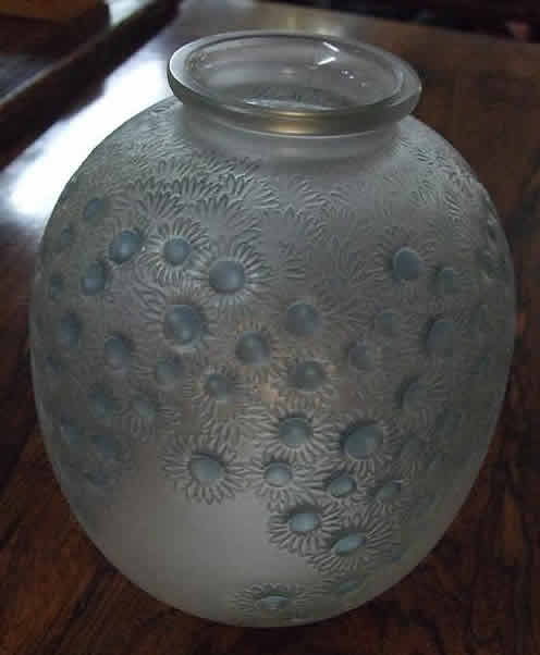 R. Lalique Marguerites Vase