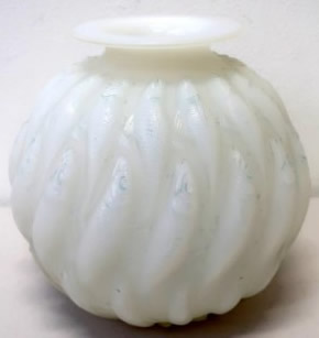 R. Lalique Marisa Vase