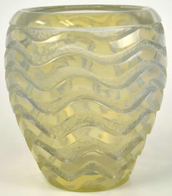 R. Lalique Meandres Vase