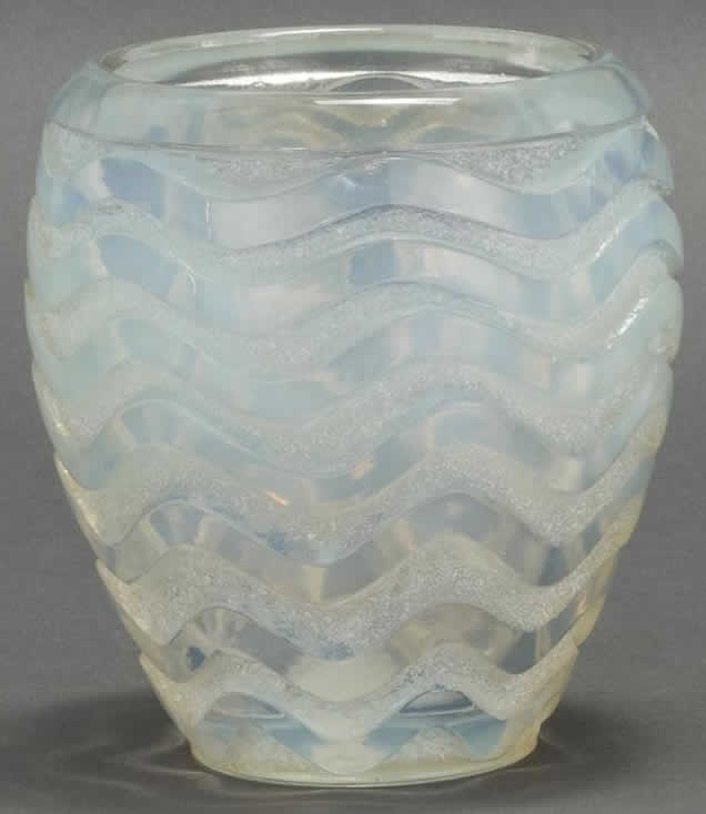 R. Lalique Meandres Vase