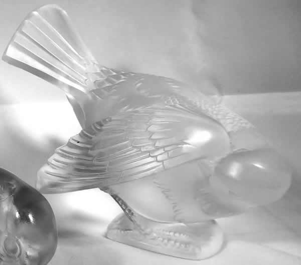 R. Lalique Moineau Coquet Paperweight