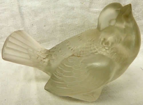 R. Lalique Moineau Moqueur Paperweight