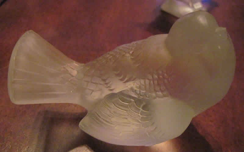 R. Lalique Moineau Moqueur Paperweight