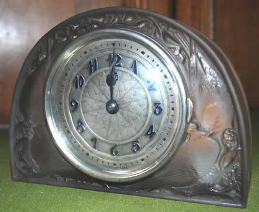 R. Lalique Moineaux Clock