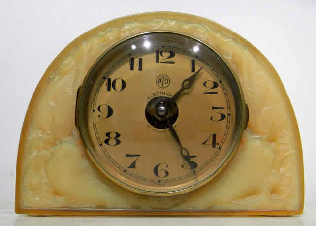 R. Lalique Moineaux Clock