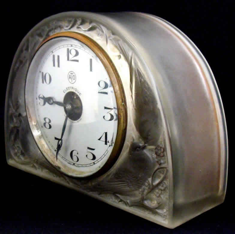 R. Lalique Moineaux Clock