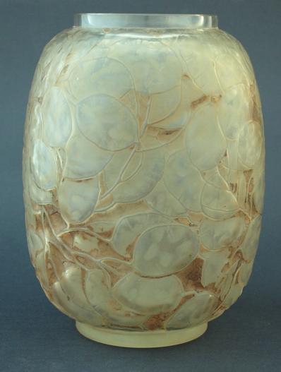 R. Lalique Monnaie Du Pape Vase