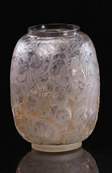 R. Lalique Monnaie du Pape Vase
