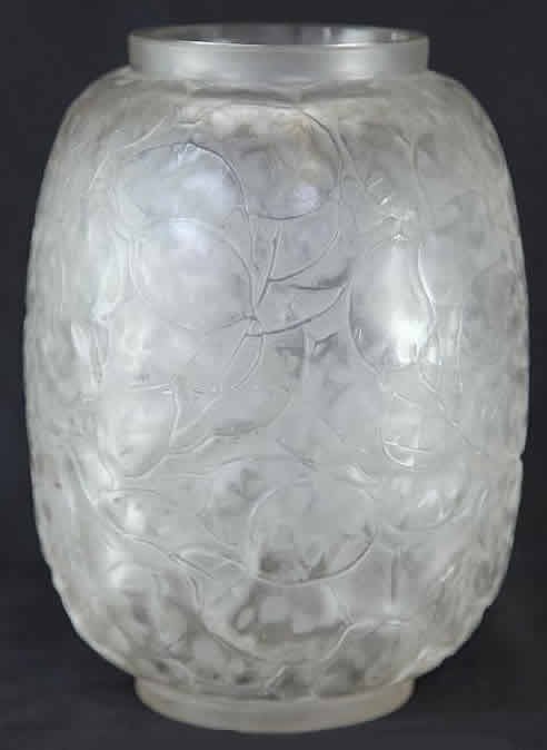 R. Lalique Monnaie Du Pape Vase