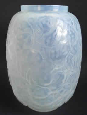 R. Lalique Monnaie Du Pape Vase
