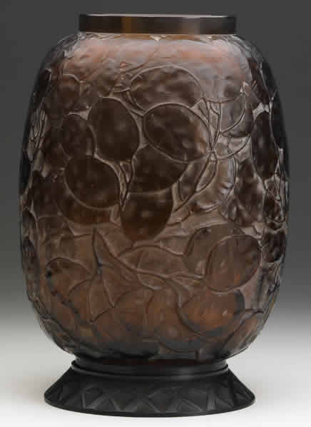R. Lalique Monnaie Du Pape Vase