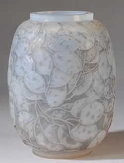 R. Lalique Monnaie Du Pape Vase