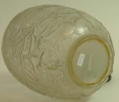 R. Lalique Monnaie Du Pape Vase