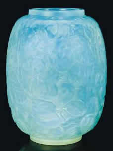 R. Lalique Monnaie Du Pape Vase