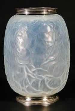 R. Lalique Monnaie Du Pape Vase