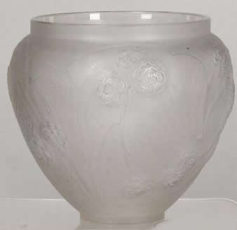 R. Lalique Nefliers Vase