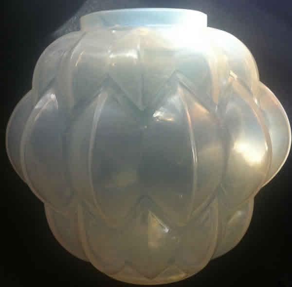 R. Lalique Nivernais Vase