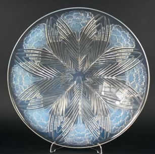 R. Lalique Oeillets Bowl