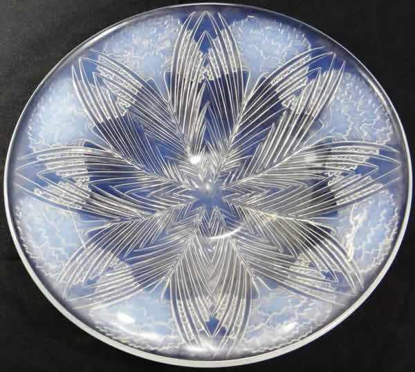 R. Lalique Oeillets Bowl